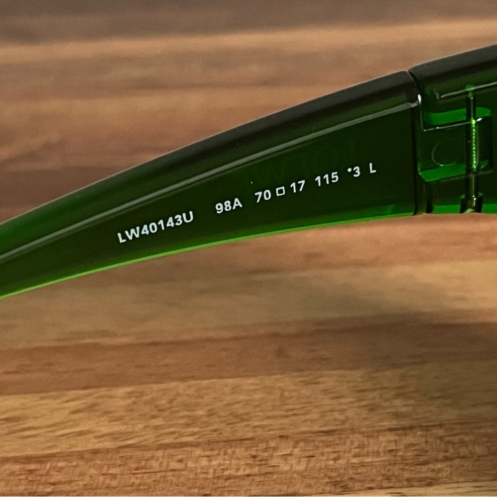 NWT Loewe Arch Mask LW40143U Green Wrap Sunglasses with Dark Lenses - Picture 11 of 13